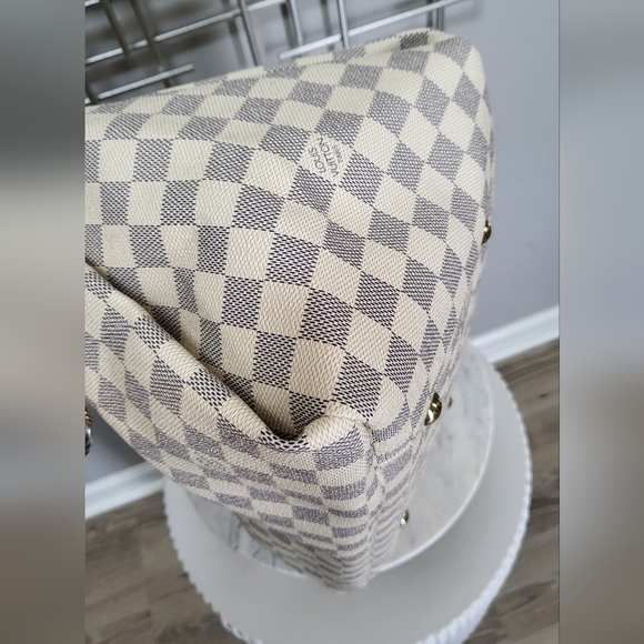 Louis Vuitton Artsy MM, Damier Azur, Like New Condition - Picture 2 of 16